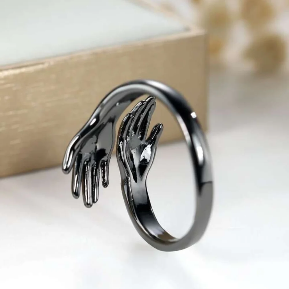 NEW‼️Hug Ring+Gift Box